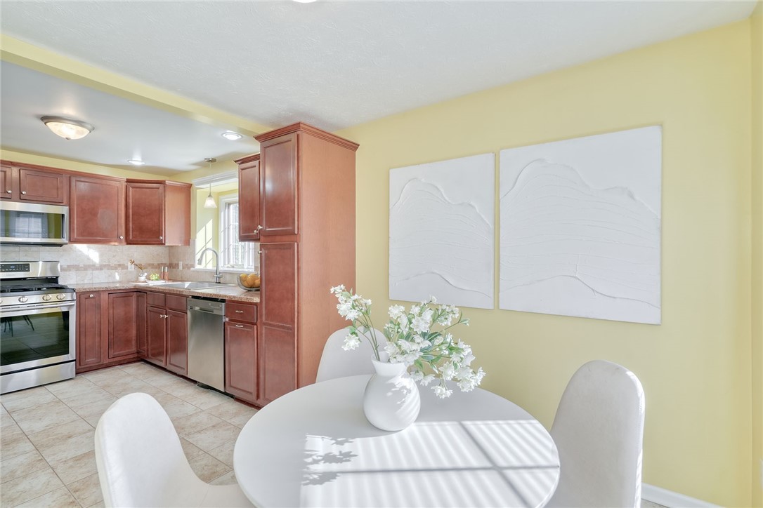 746 Levelle Court Webster, NY 14580 - Photo 7 of 44