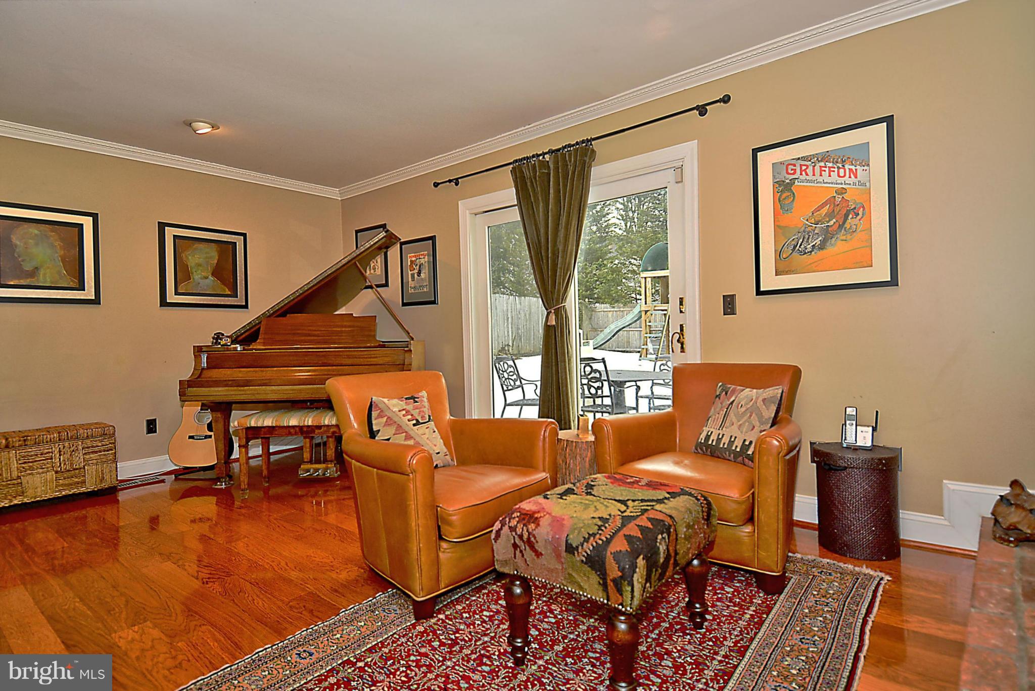 11015 Gainsborough Road Potomac, MD 20854 - Photo 11 of 27 Family Room