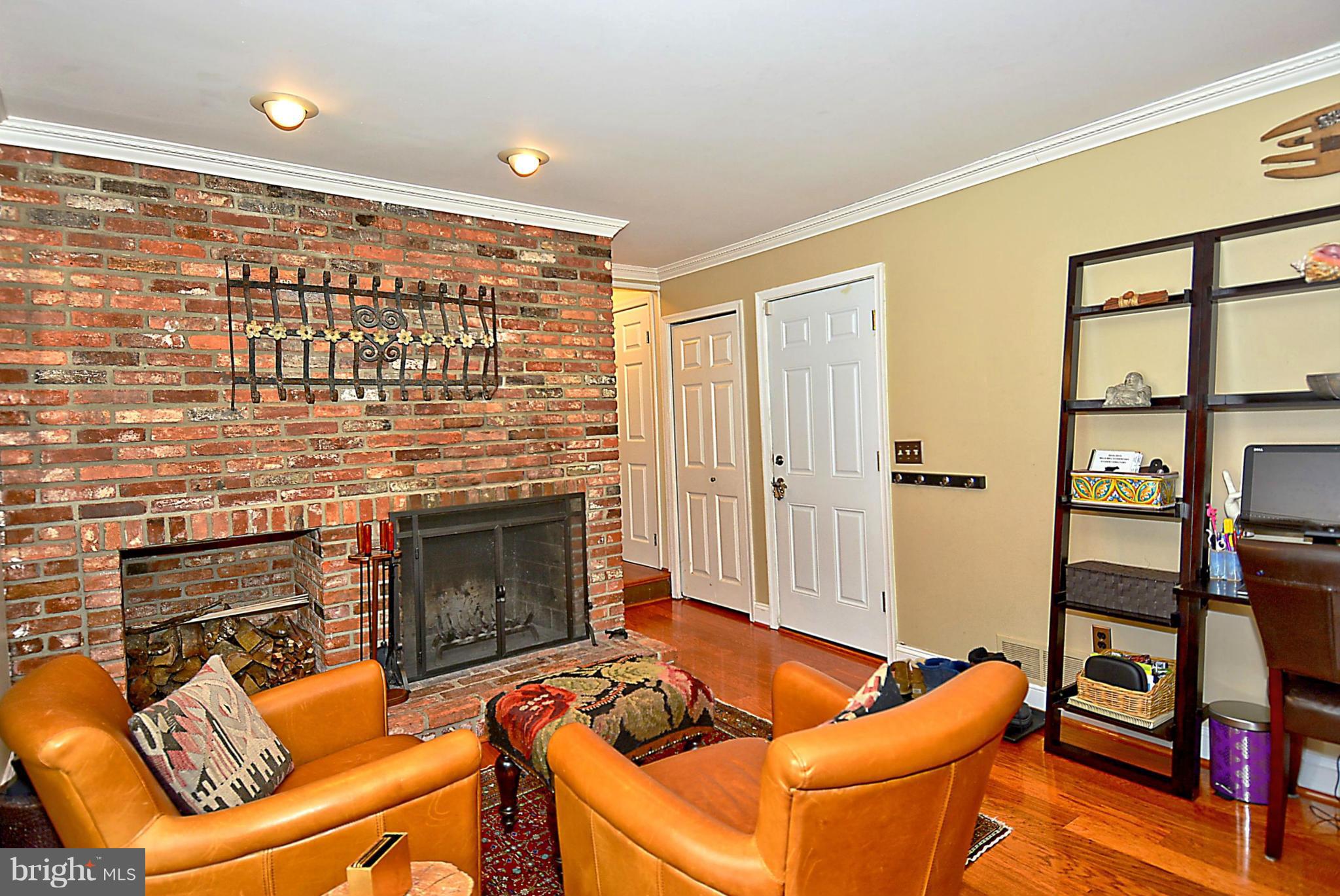 11015 Gainsborough Road Potomac, MD 20854 - Photo 12 of 27 Family Room