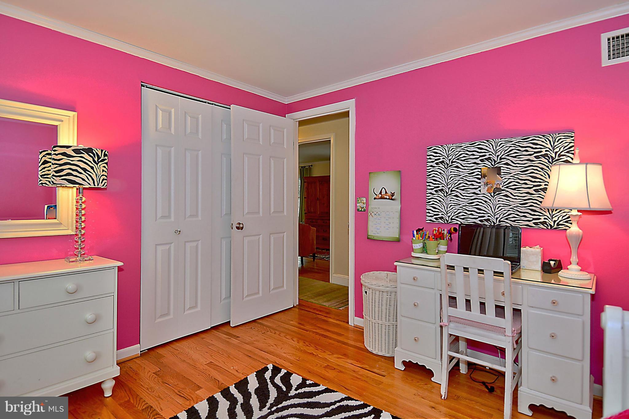 11015 Gainsborough Road Potomac, MD 20854 - Photo 21 of 27 Bedroom