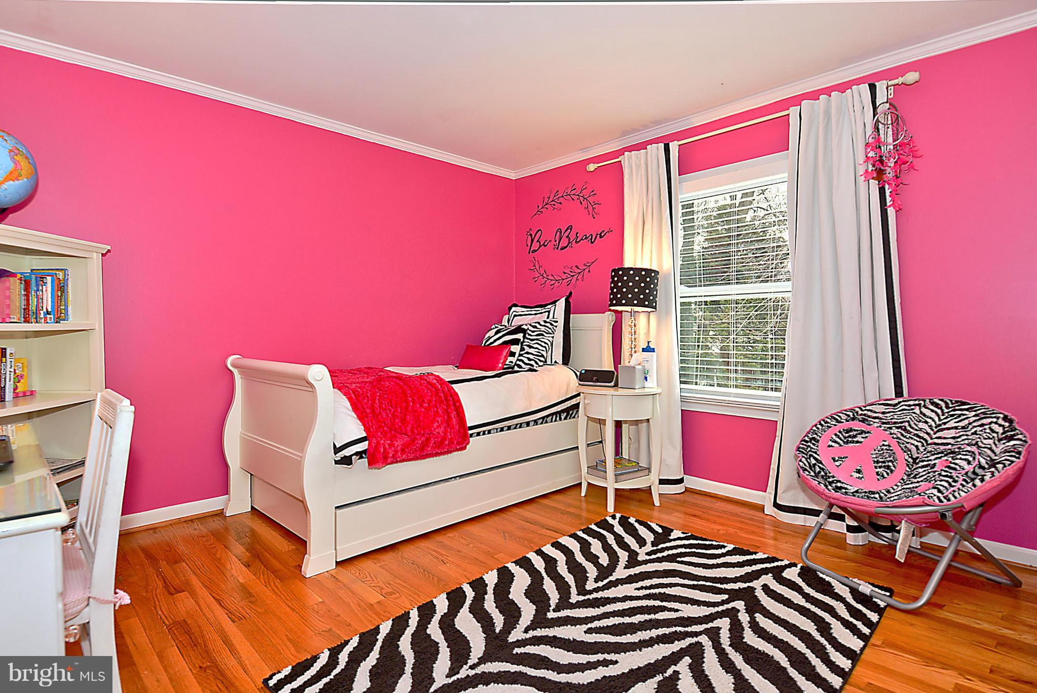 11015 Gainsborough Road Potomac, MD 20854 - Photo 22 of 27 Bedroom