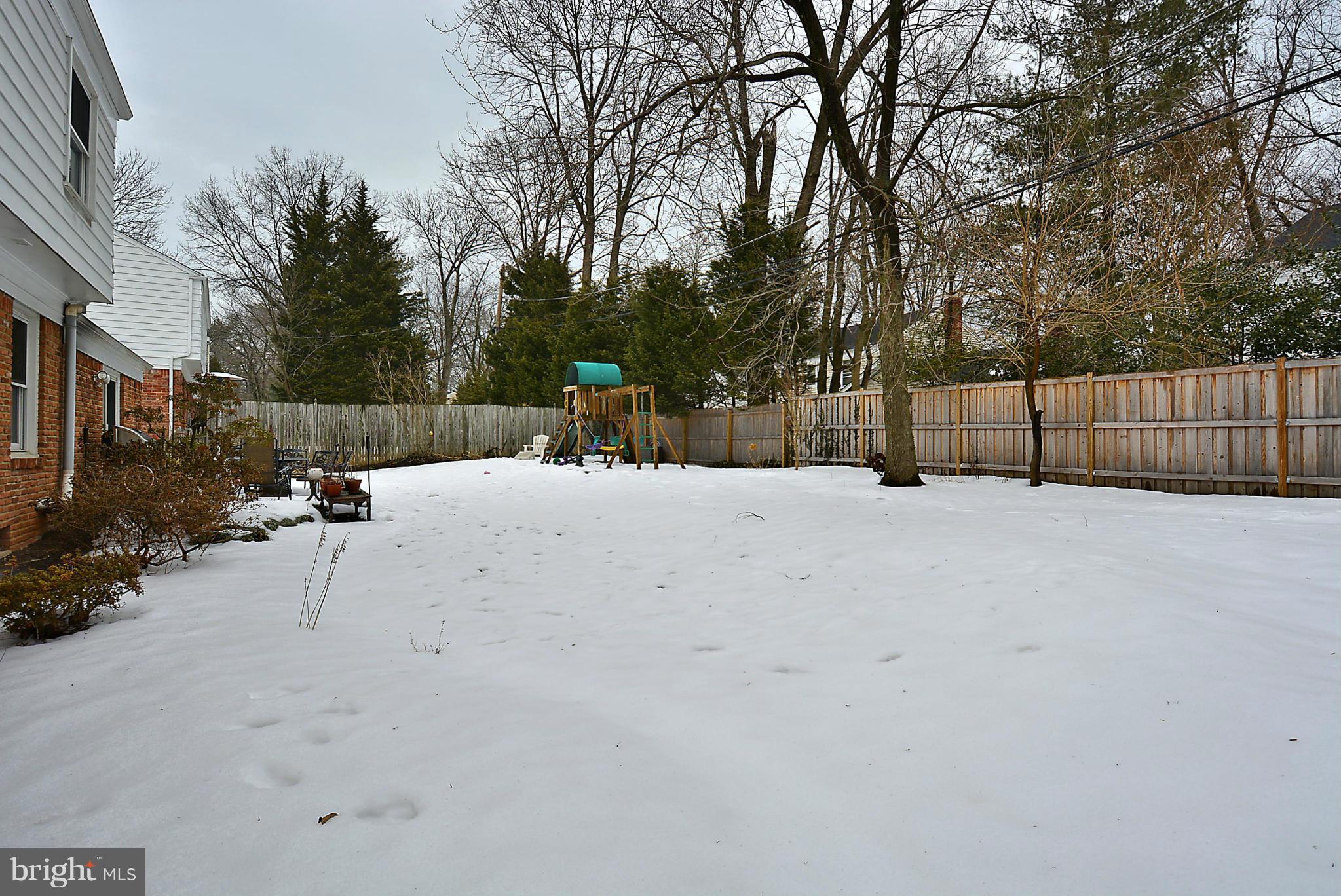 11015 Gainsborough Road Potomac, MD 20854 - Photo 26 of 27 Exterior (Rear)