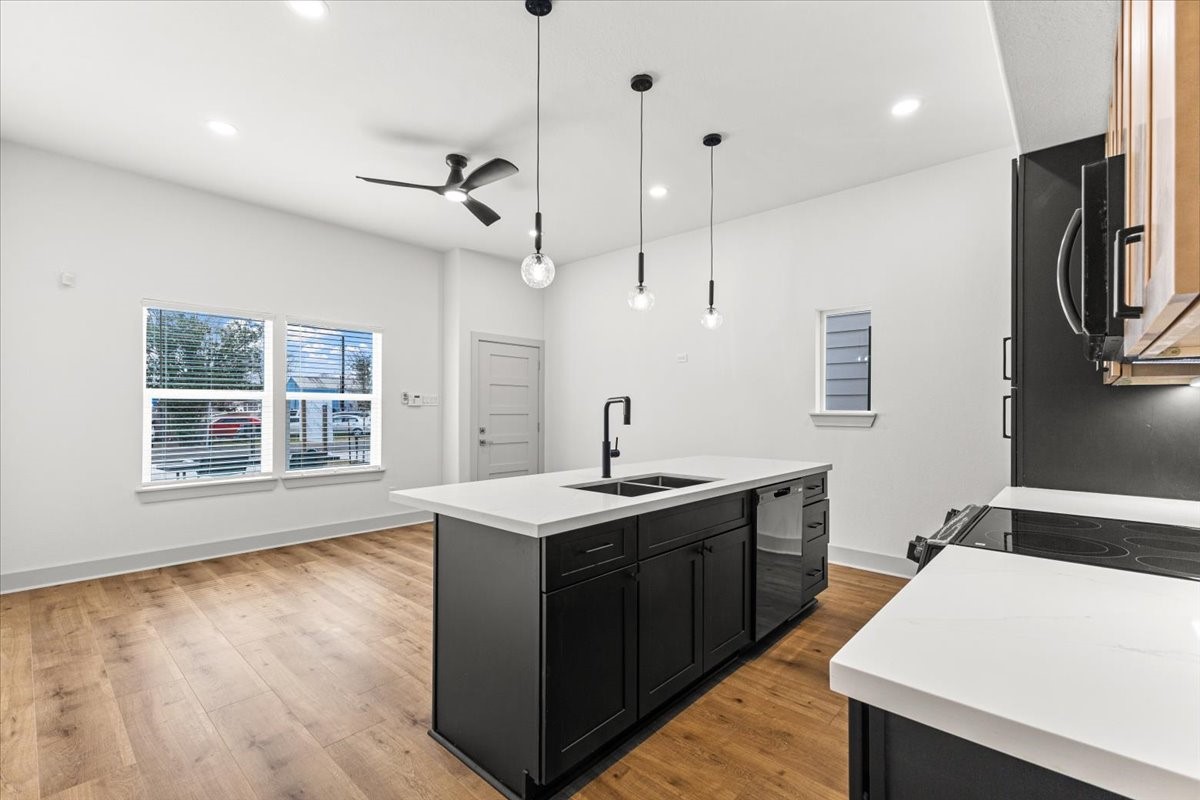 9821 Turnbow Street, Unit CD Houston, TX 77029 - Photo 23 of 27 Livingroom view of 9821 Turnbow D