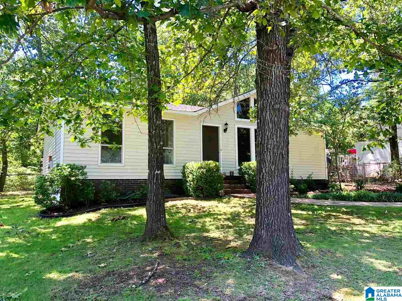 2154 Mountain View Road Birmingham, AL 35210 - Photo 2 of 10