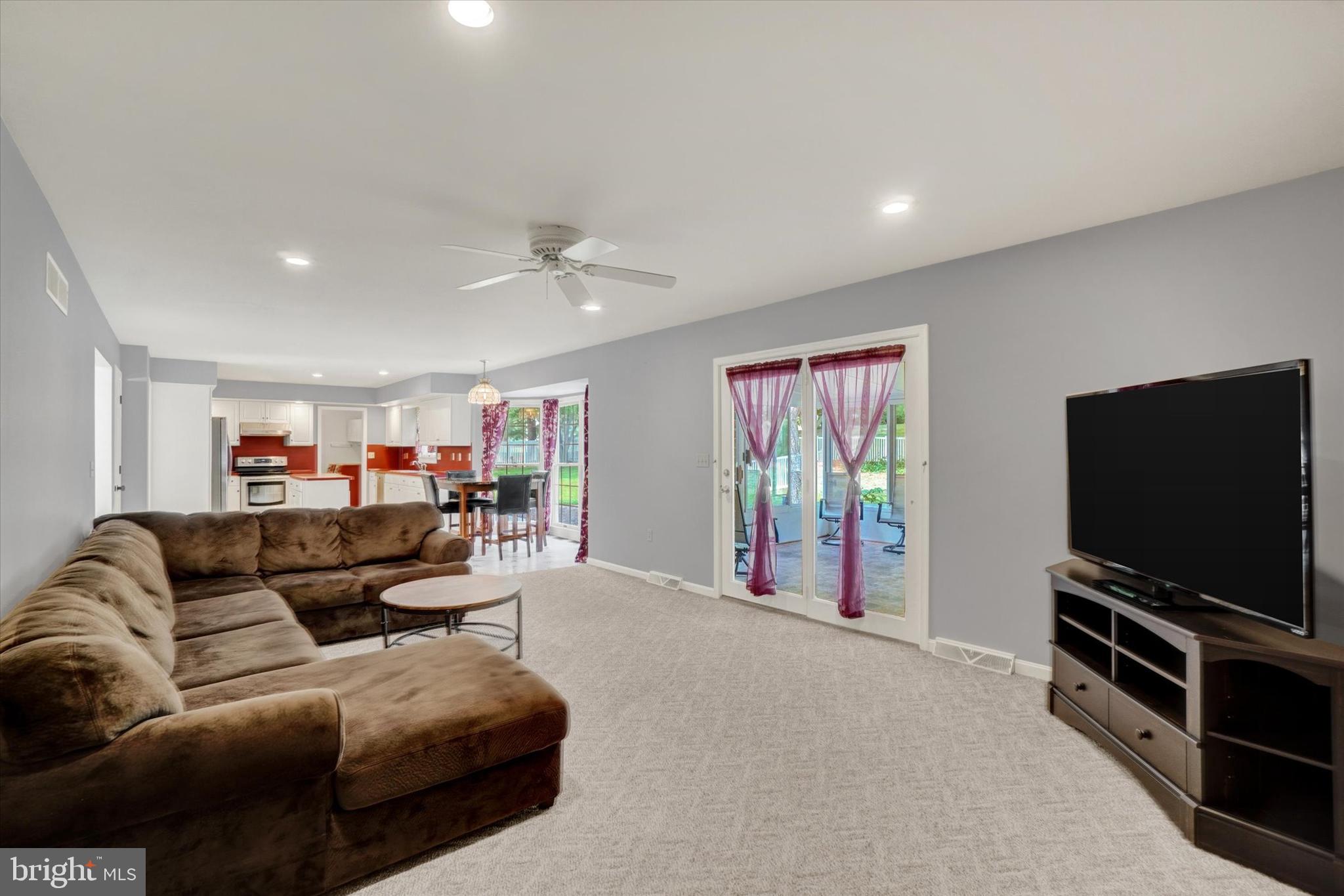 3617 Cheltenham Road York, PA 17402 - Photo 15 of 43 Family Room