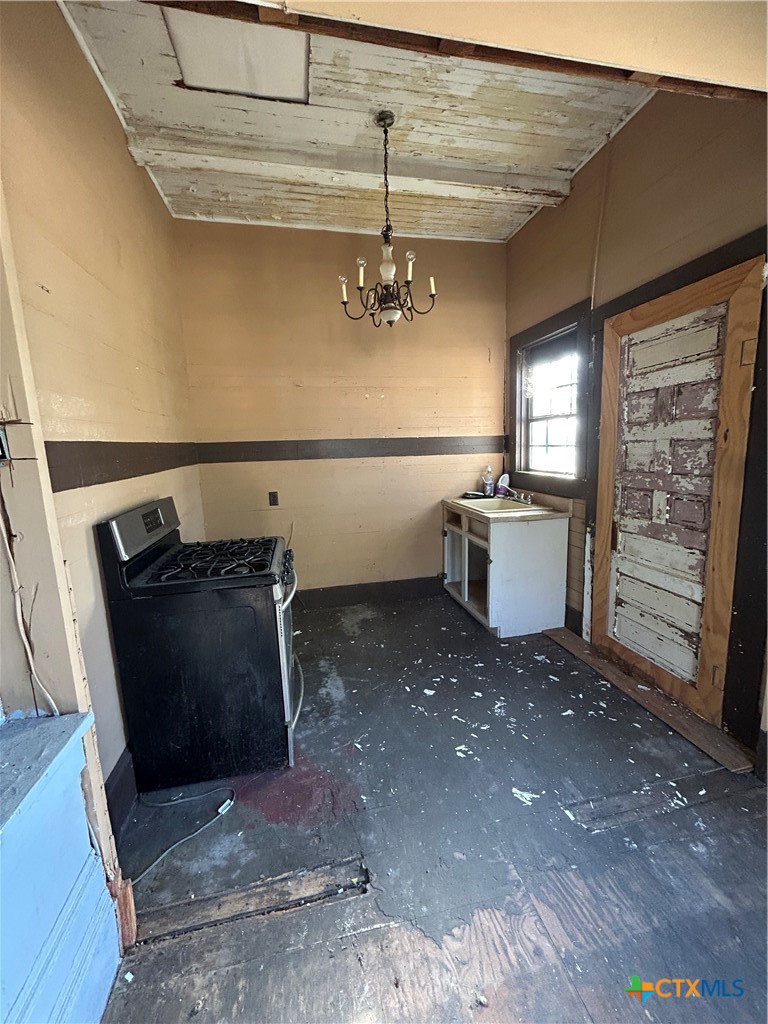 701 East River Street Victoria, TX 77901 - Photo 12 of 21 a view of a storage & utility room