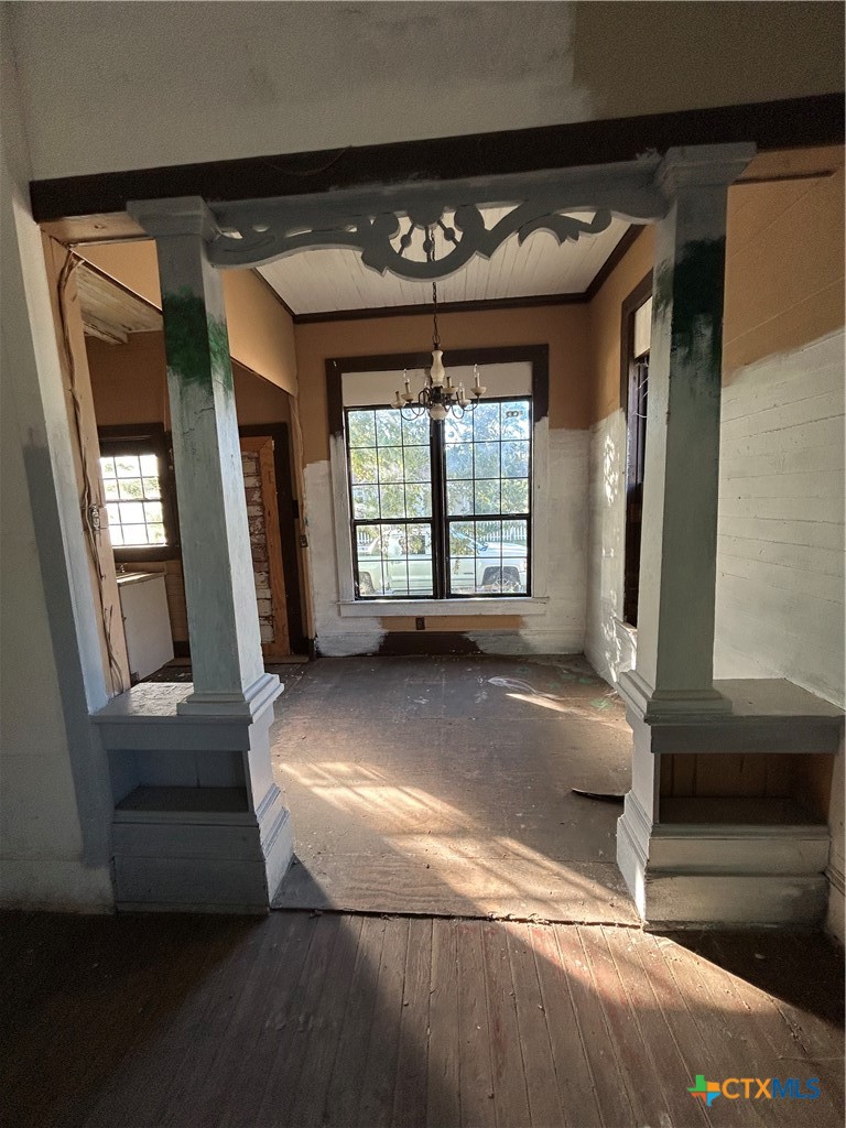 701 East River Street Victoria, TX 77901 - Photo 13 of 21 a view of an entryway with a livingroom