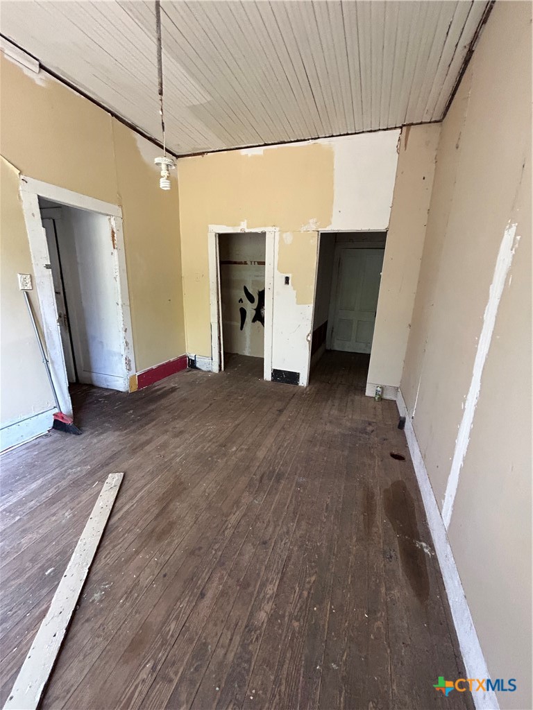 701 East River Street Victoria, TX 77901 - Photo 17 of 21 a view of empty room with wooden floor