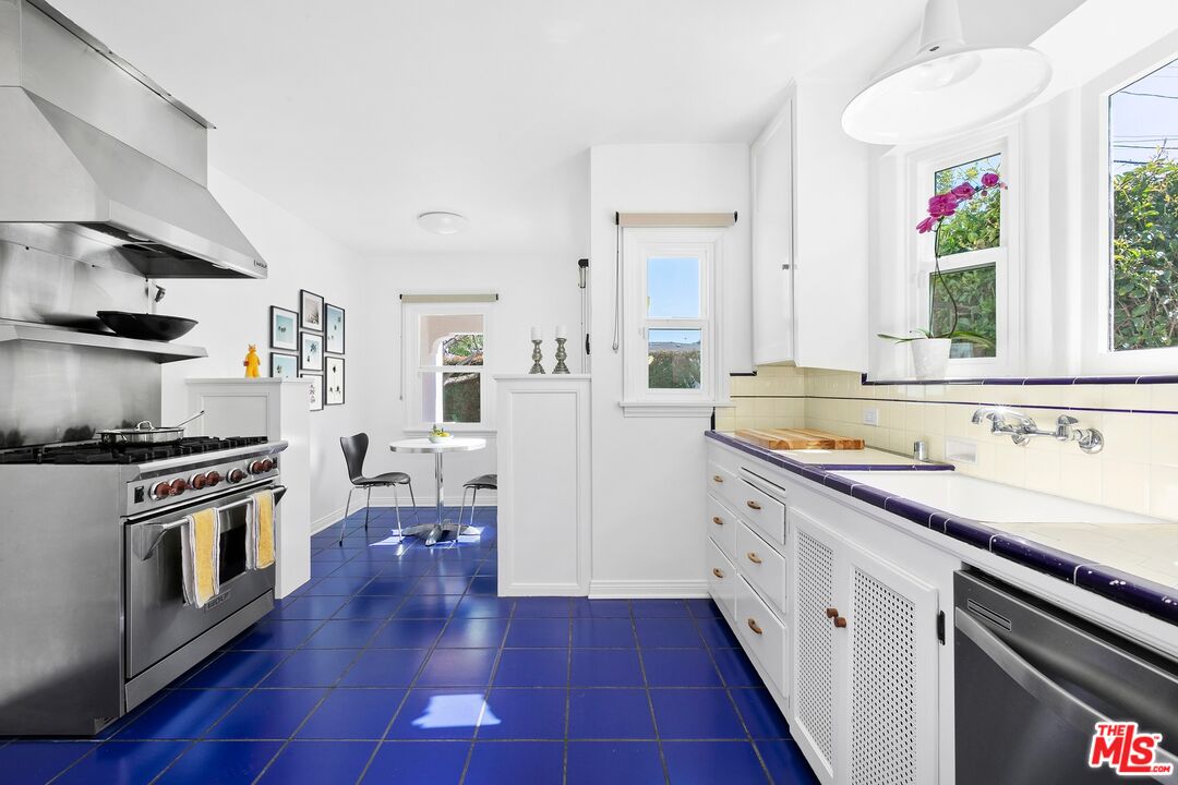 4761 Frieda Drive Los Angeles, CA 90065 - Photo 7 of 23