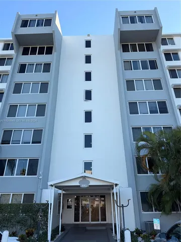 $1,750 | 9143 Southwest 77th Avenue, Unit B304, Miami, FL 33156