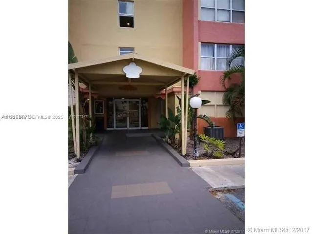 $1,750 | 9143 Southwest 77th Avenue, Unit B304, Miami, FL 33156