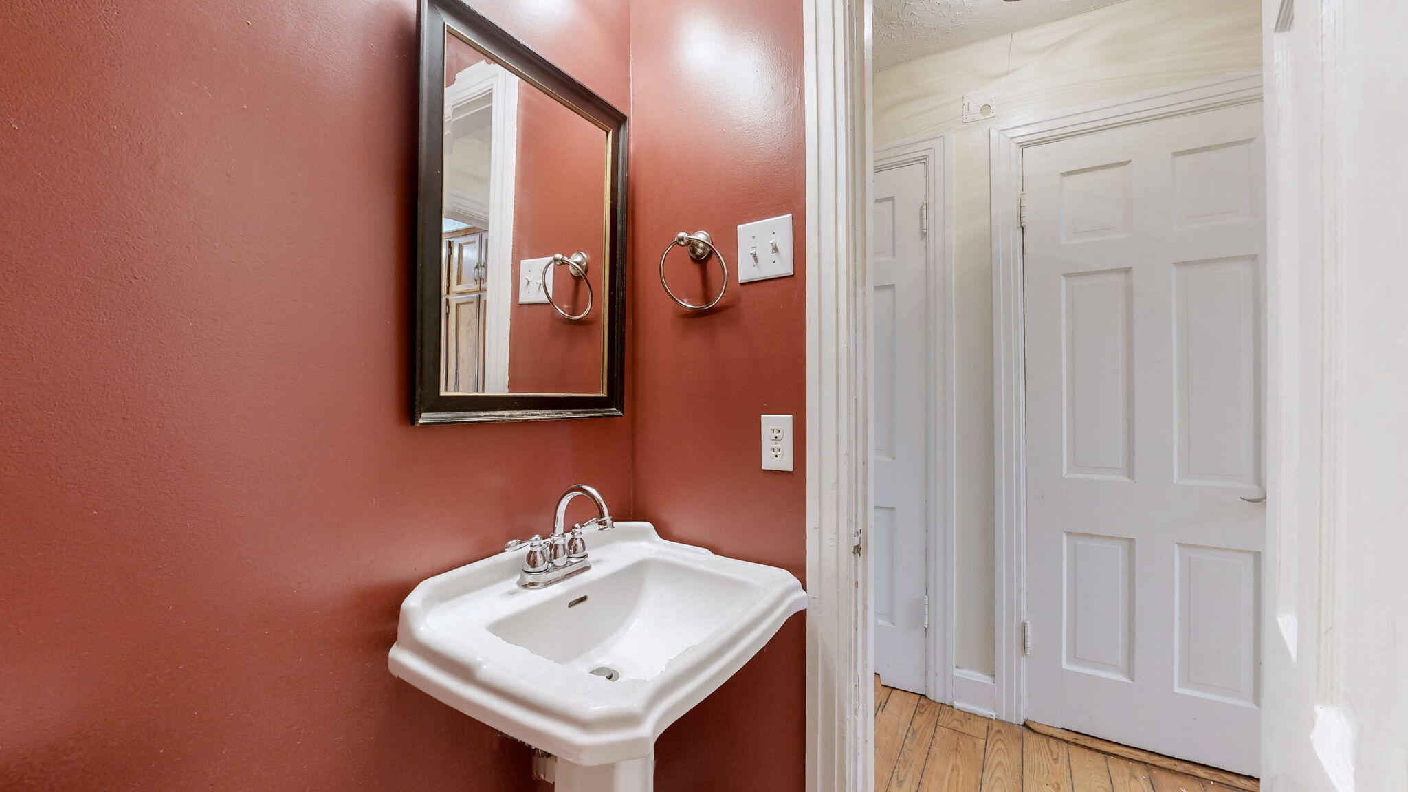 1455 Irvine Road Winchester, KY 40391 - Photo 17 of 54 1st Floor Bathroom