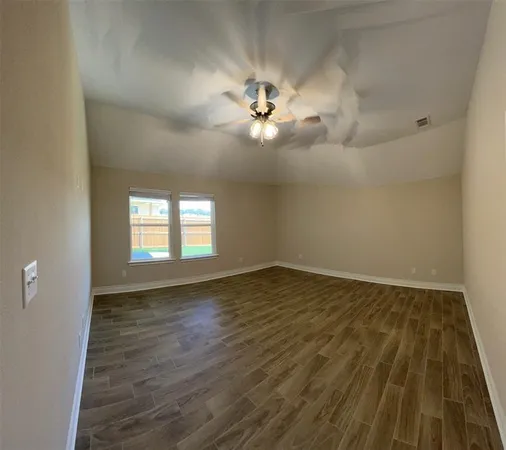 $1,900 | 905 Tippit Lane, Greenville, TX 75402