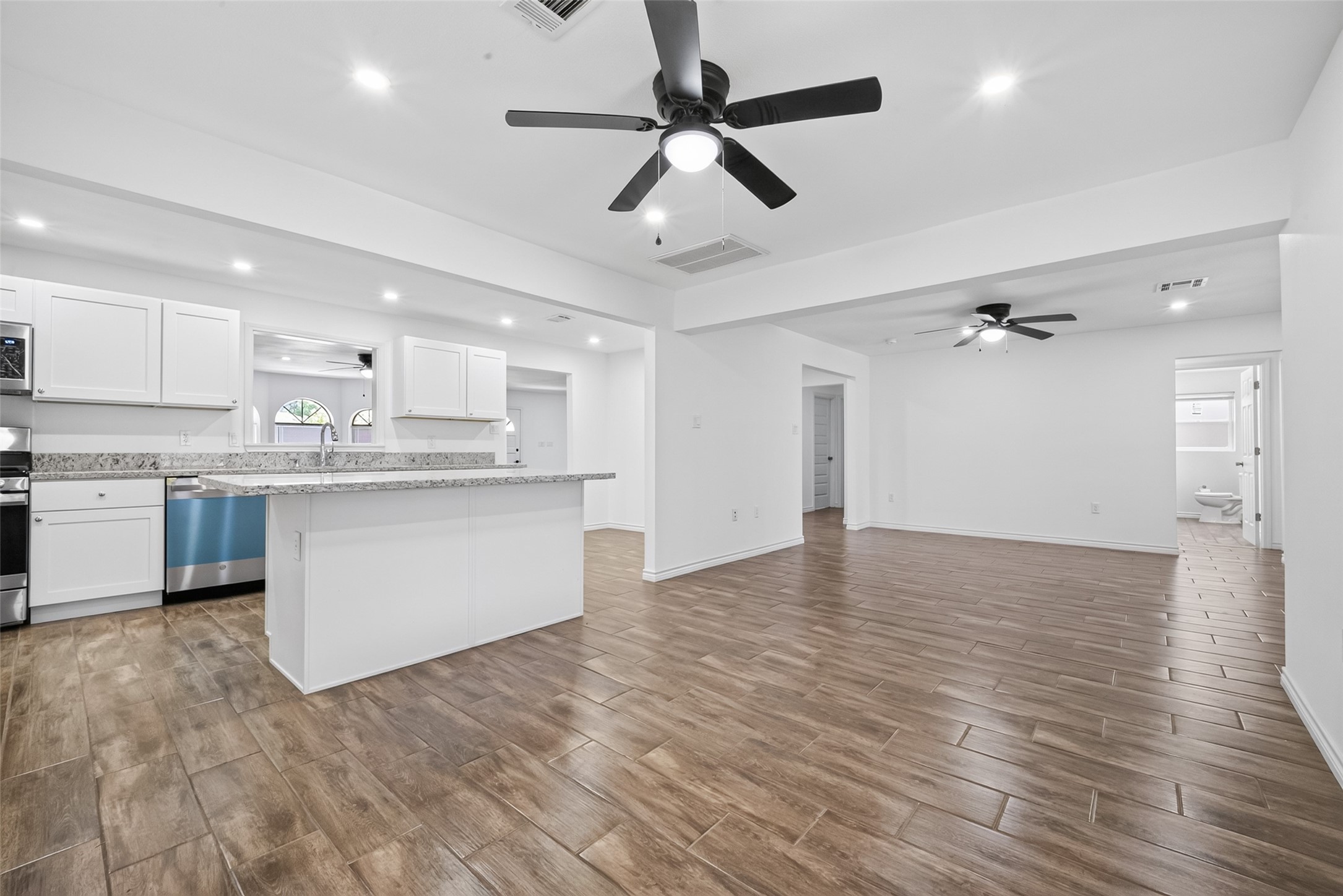 3530 Rosedale Street Houston, TX 77004 - Photo 18 of 50 Spacious kitchen breakfast area perfect for a family-style table.