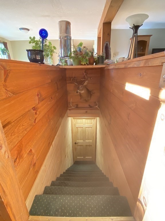 10 Whitney Road Phillipston, MA 01331 - Photo 30 of 41 a view of entryway and hall
