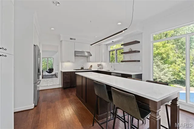 $1,299,000 | 824 Bluespring Lane, Frontenac, MO 63131