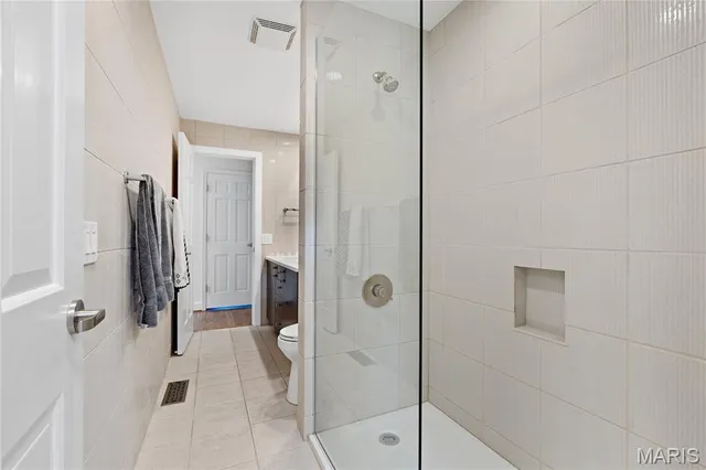 $1,299,000 | 824 Bluespring Lane, Frontenac, MO 63131