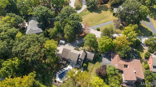 $1,299,000 | 824 Bluespring Lane, Frontenac, MO 63131