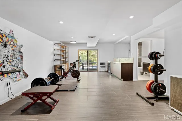 $1,299,000 | 824 Bluespring Lane, Frontenac, MO 63131