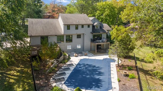 $1,299,000 | 824 Bluespring Lane, Frontenac, MO 63131