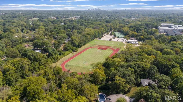 $1,299,000 | 824 Bluespring Lane, Frontenac, MO 63131