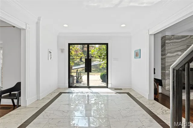 $1,299,000 | 824 Bluespring Lane, Frontenac, MO 63131