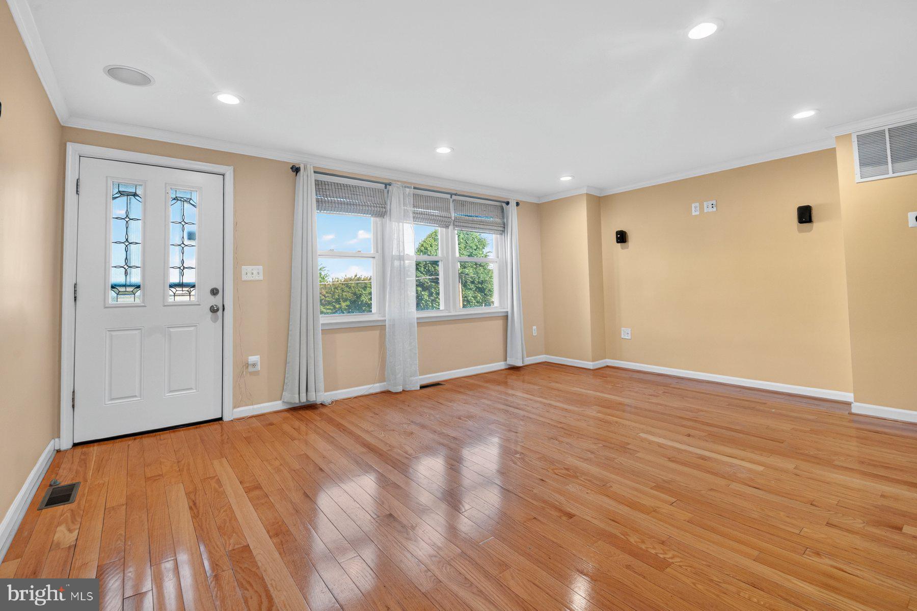 643 47th Street Baltimore, MD 21224 - Photo 6 of 35