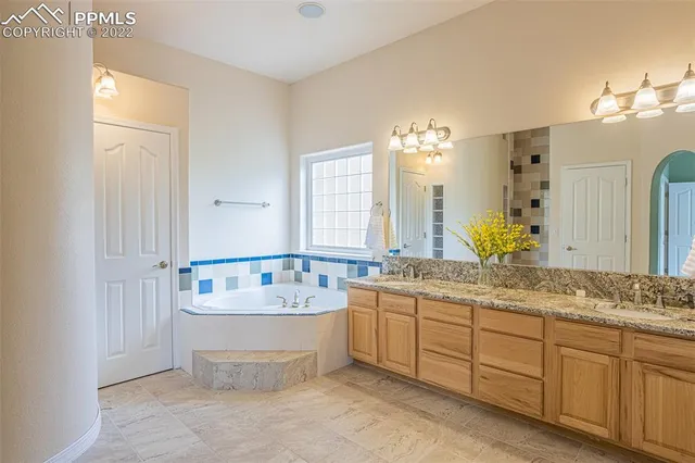 a view of entryway and hall