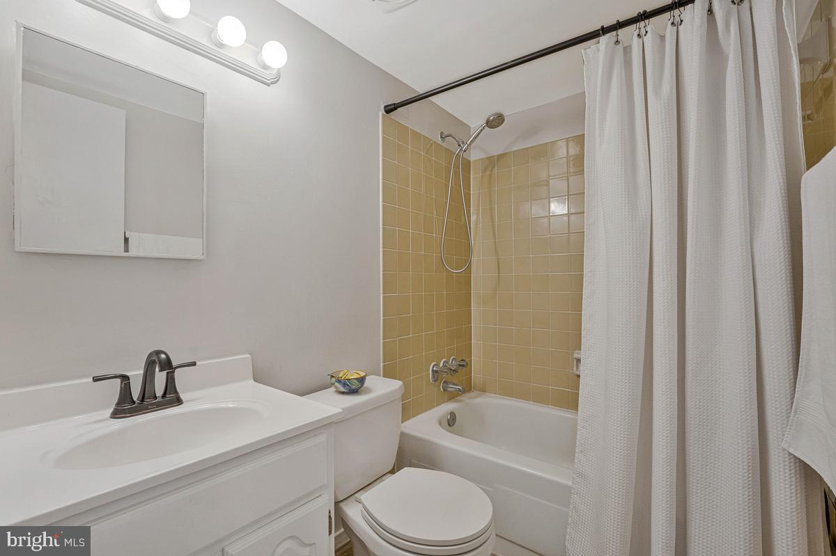 1663 Parkcrest Circle, Unit 200 Reston, VA 20190 - Photo 26 of 30