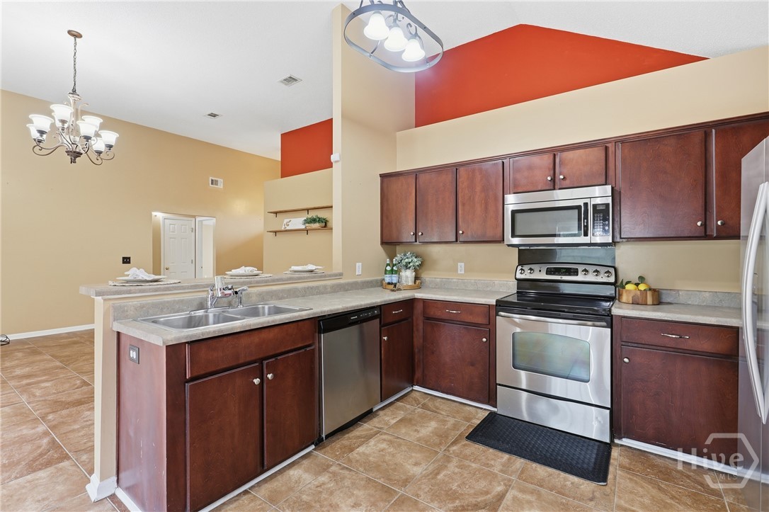 35 Farmers Circle Ellabell, GA 31308 - Photo 5 of 18