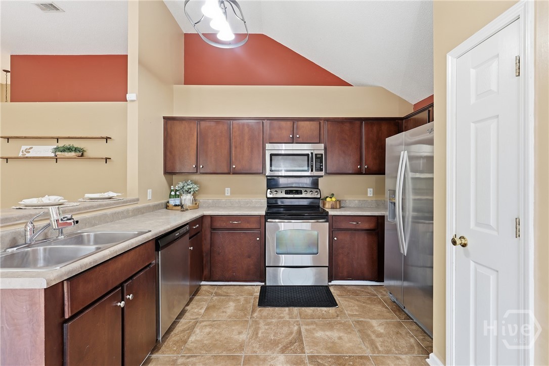 35 Farmers Circle Ellabell, GA 31308 - Photo 6 of 18