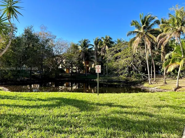 $2,100 | 721 North Pine Island Road, Unit 302, Plantation, FL 33324