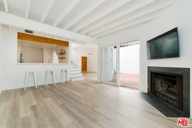 $7,250 | 29221 Heathercliff Road, Unit 4, Malibu, CA 90265