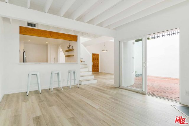 $7,250 | 29221 Heathercliff Road, Unit 4, Malibu, CA 90265