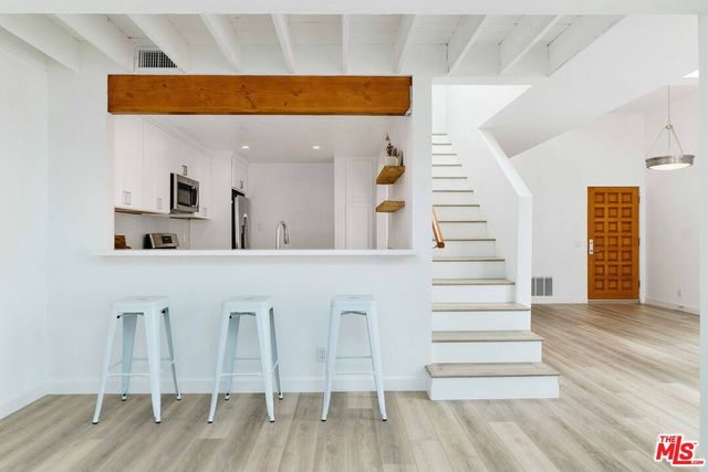 $7,250 | 29221 Heathercliff Road, Unit 4, Malibu, CA 90265