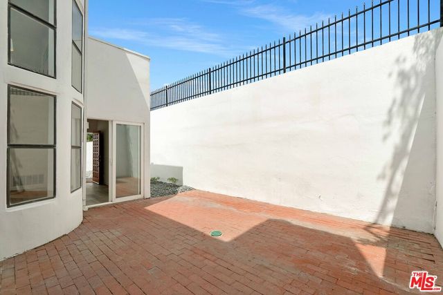 $7,250 | 29221 Heathercliff Road, Unit 4, Malibu, CA 90265