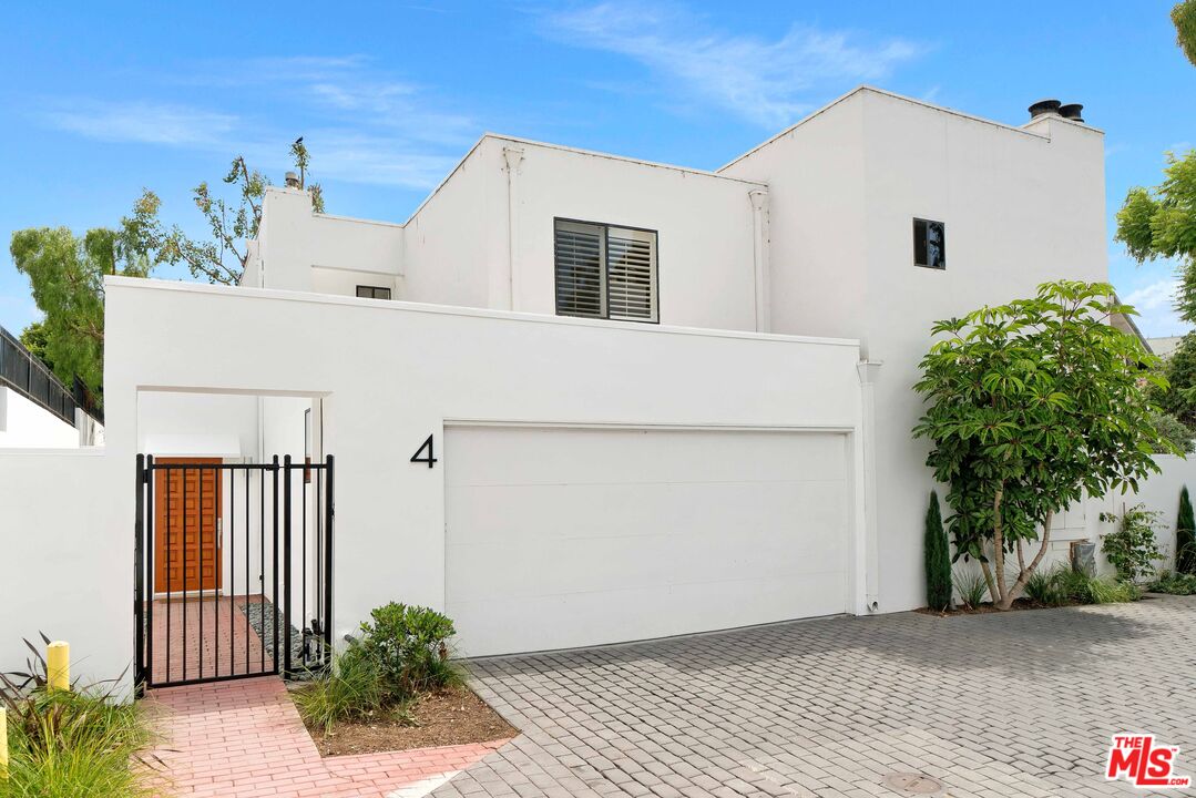 29221 Heathercliff Road, Unit 4 Malibu, CA 90265 - Photo 40 of 42