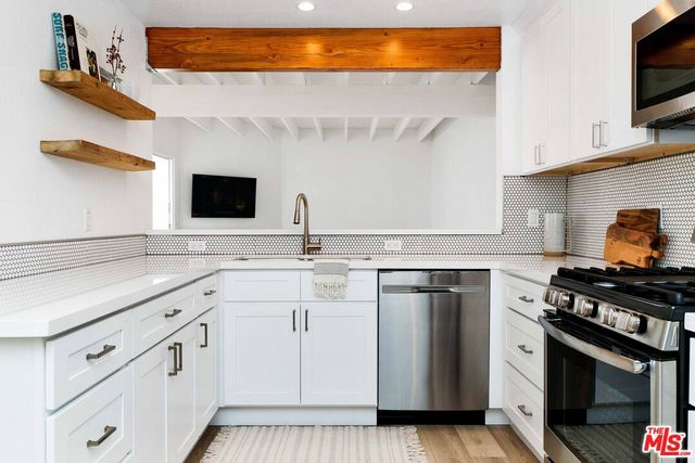 $7,250 | 29221 Heathercliff Road, Unit 4, Malibu, CA 90265