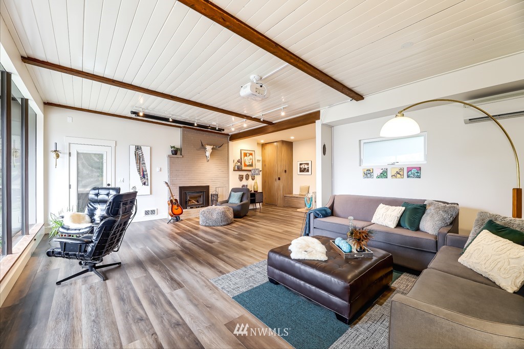 17217 Sylvester Road Southwest Normandy Park, WA 98166 - Photo 8 of 40 Gallery Image 8