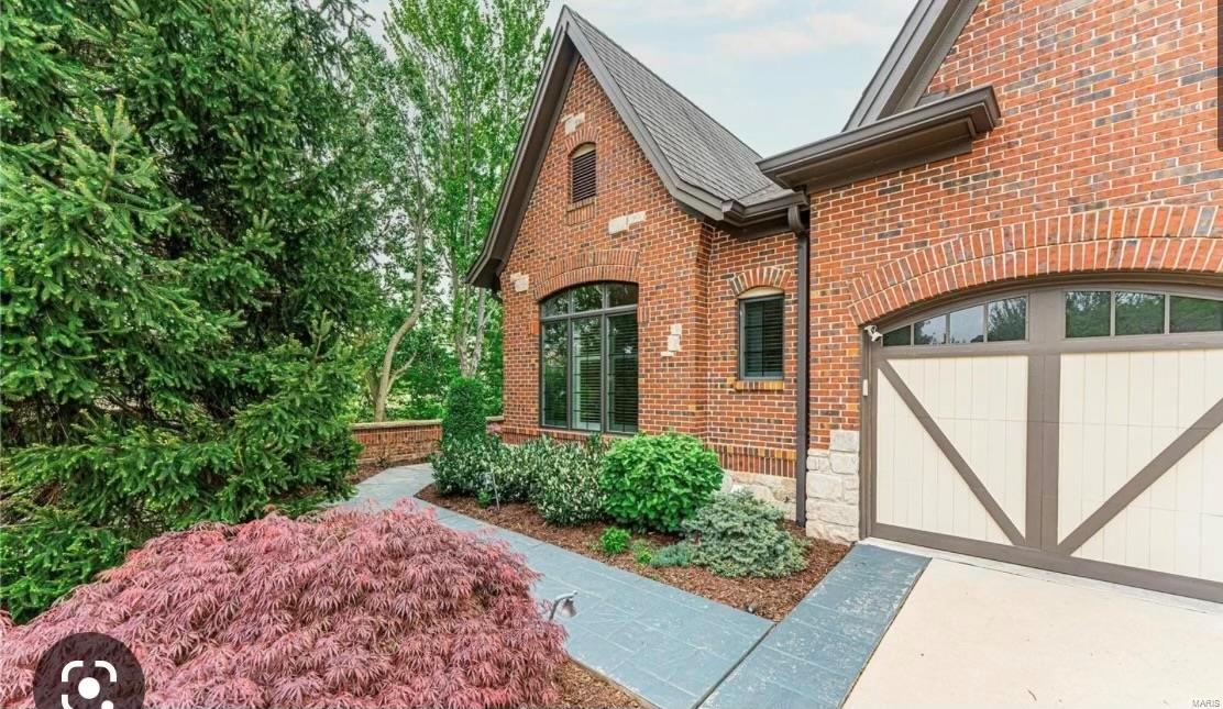 597 Upper Conway Circle Chesterfield, MO 63017 - Photo 2 of 26