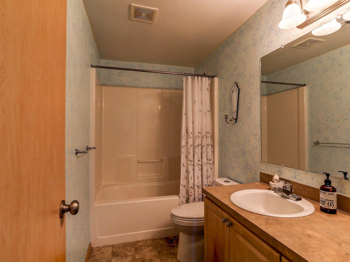 7000 Downing Road Central Point, OR 97502 - Photo 11 of 42 10