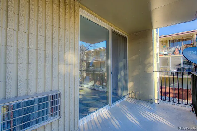 $2,000 | 2231 South Vaughn Way, Unit 201B, Aurora, CO 80014