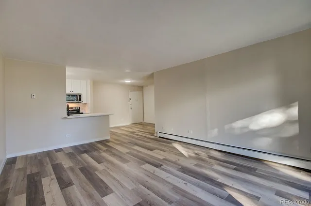 $2,000 | 2231 South Vaughn Way, Unit 201B, Aurora, CO 80014