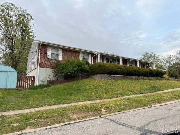 $250,000 | 180 Chinon Drive, St. Louis, MO 63129