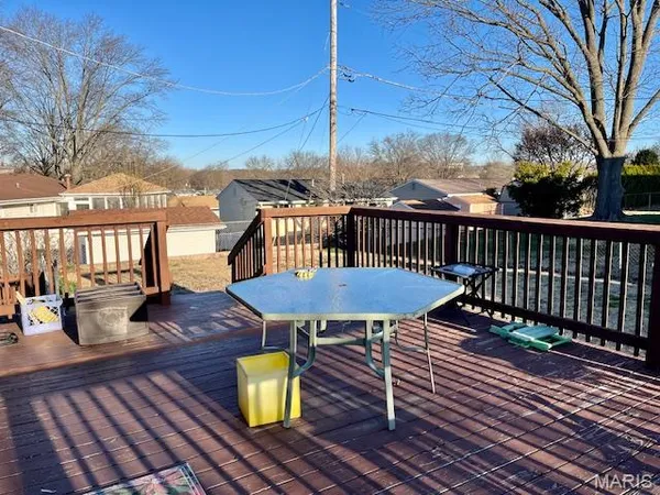 $250,000 | 180 Chinon Drive, St. Louis, MO 63129