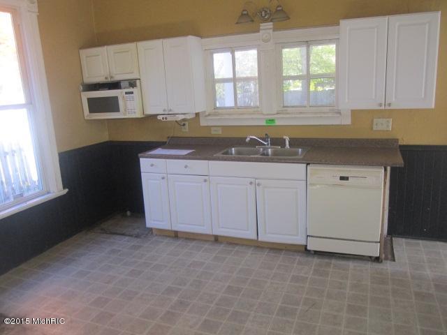 1312 Ransom Street Muskegon, MI 49442 - Photo 2 of 10 263-386178 1312 Ransom kitchen 1