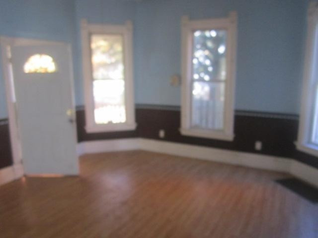 1312 Ransom Street Muskegon, MI 49442 - Photo 4 of 10 263-386178 1312 Ransom livingroom1