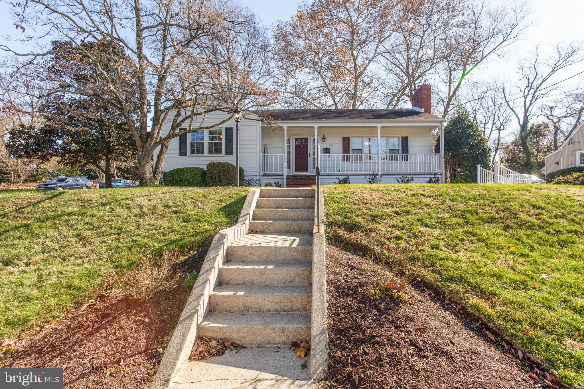 238 Sumner Road Annapolis, MD 21401 - Photo 3 of 56