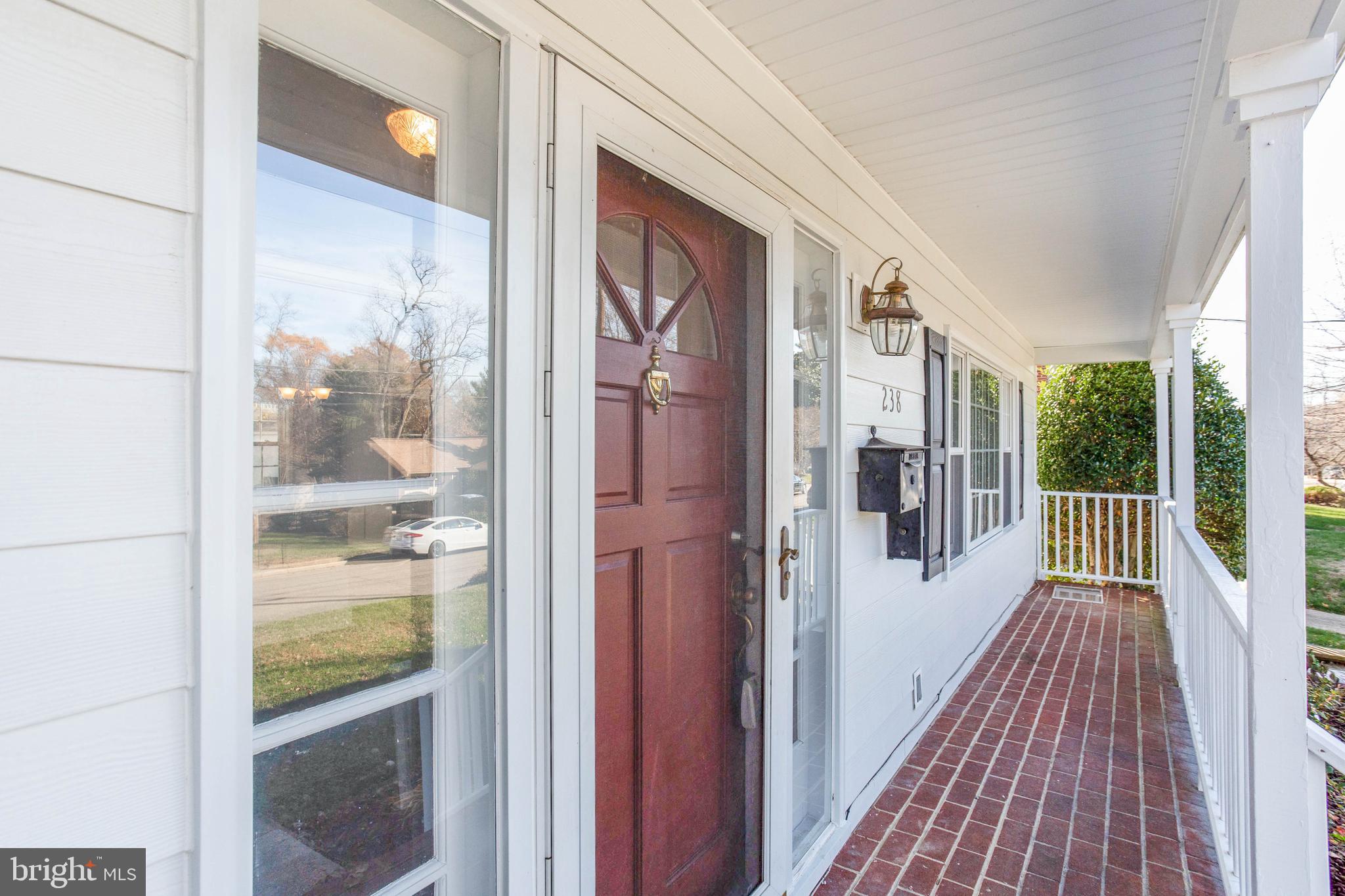 238 Sumner Road Annapolis, MD 21401 - Photo 7 of 56