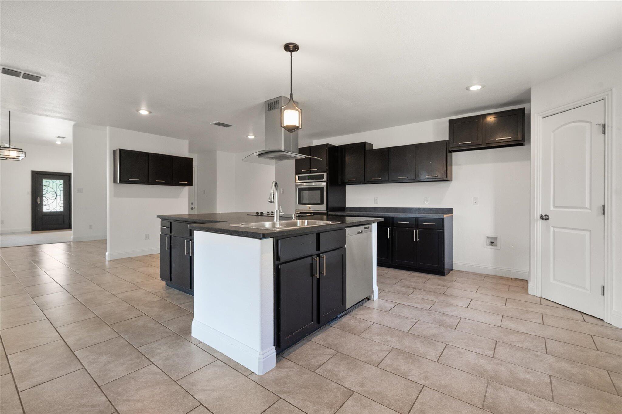 7009 Albany Avenue Lubbock, TX 79424 - Photo 5 of 14 36-7009 Albany_5480